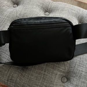 Lululemon waist pack! Great condition!